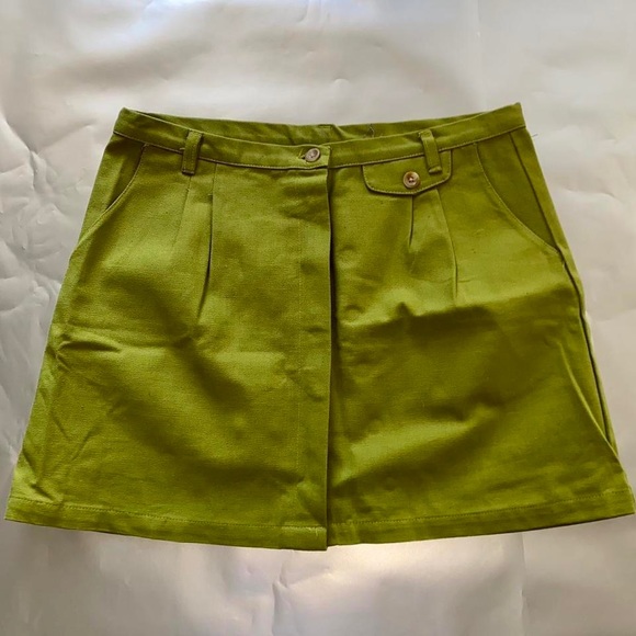 Green Skirt! - Picture 2 of 2